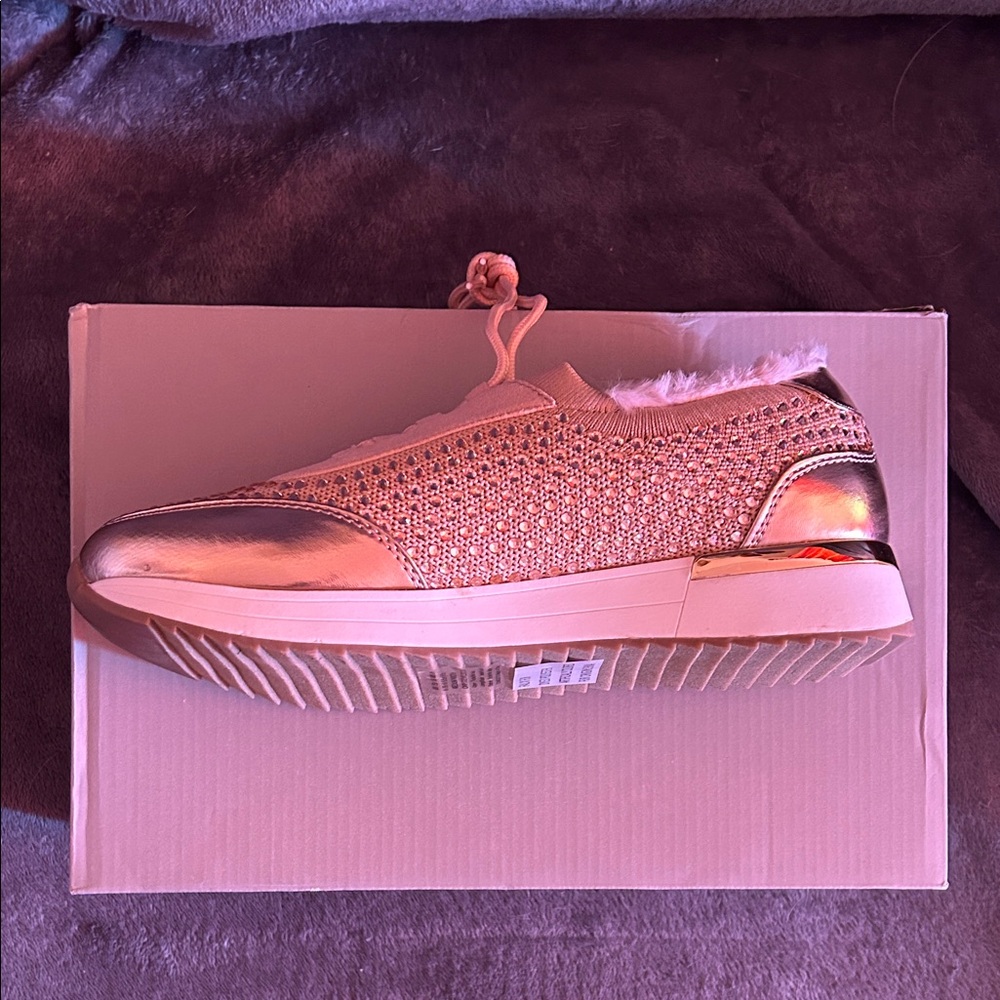 Kenneth Cole Reaction Women's Pink and Gold Sneakers - Beautiful - Picture 2 of 6